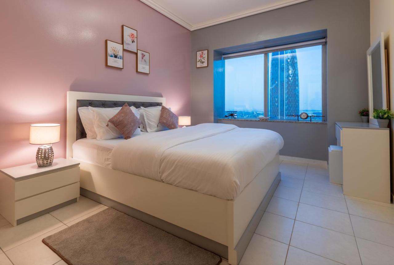 Trinity Holiday Homes - Sheikh Zayed Road Near To Financial Center Metro Station Dubai Exterior photo
