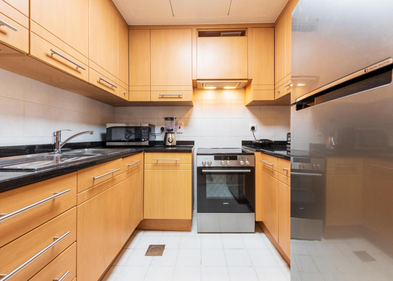 Trinity Holiday Homes - Sheikh Zayed Road Near To Financial Center Metro Station Dubai Exterior photo